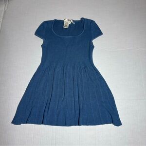 Max Studio Y2K Blue Ribbed Knit Baby Doll Top Stretchy Cap Sleeve Skater Tunic